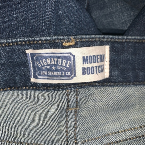 Levi’s Strauss & co signature “modern bootcut” blue denim jeans size 18M - Picture 3 of 3